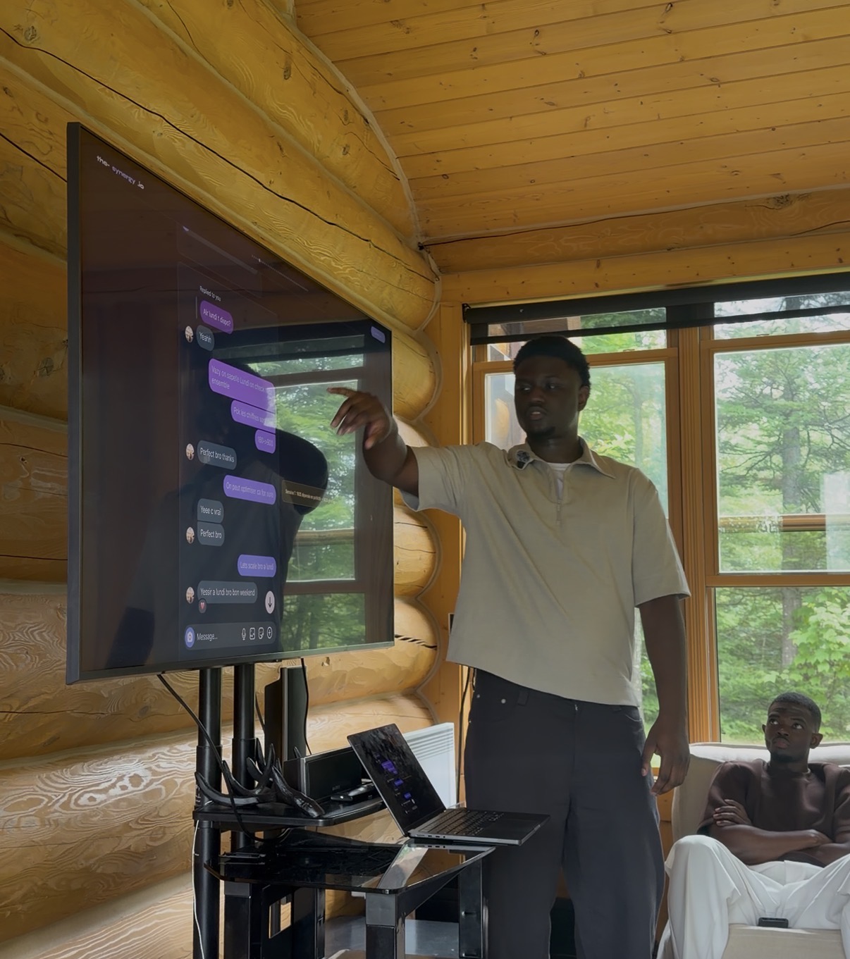 Abdou presenting the B2B Growth Agency model